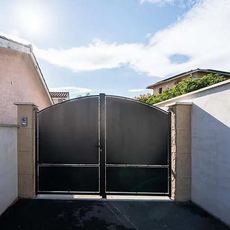 Le Petit Saugnieu Casa vacanze
