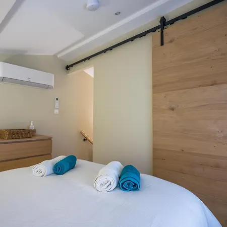 Le Petit Saugnieu Holiday home Colombier-Saugnieu
